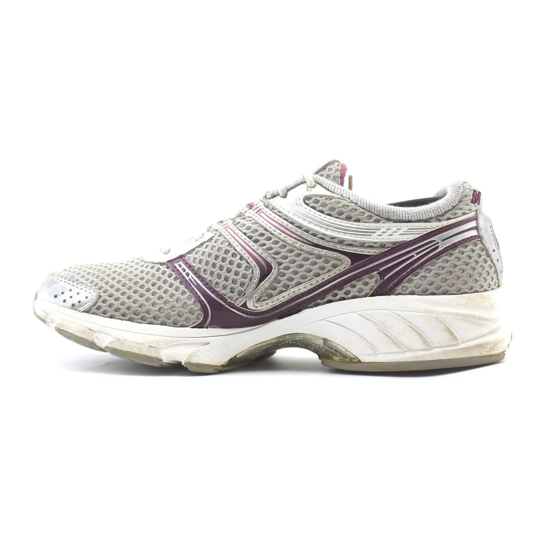 NEW BALANCE 738